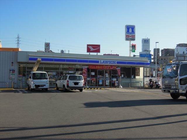 コンビニ　ローソン（コンビニ）まで713m