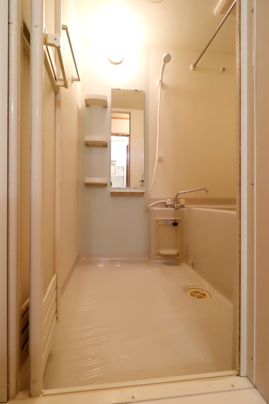 バス・シャワールーム　図面と現状に相違がある場合には現状を優先