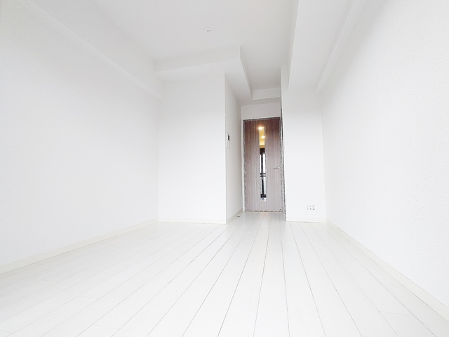 居室・リビング　ホワイトコーデ・フローリング