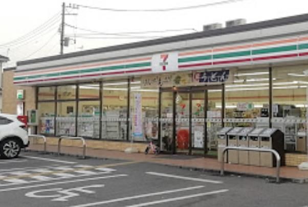 コンビニ　セブンイレブン鳩ヶ谷里中学校前店（コンビニ）まで60m