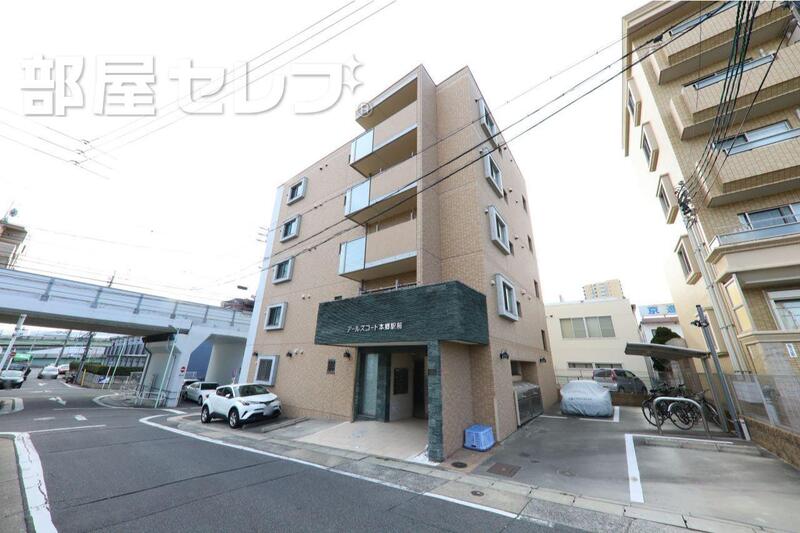 建物外観　タイル貼りのオシャレな外観です。