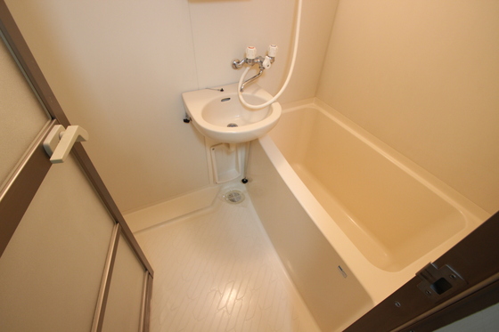 バス・シャワールーム　※別号室の写真です