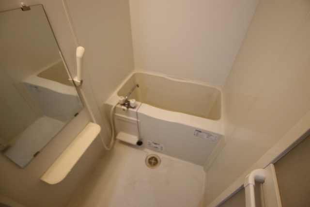 バス・シャワールーム　※別室の参考写真の為、現況優先です。