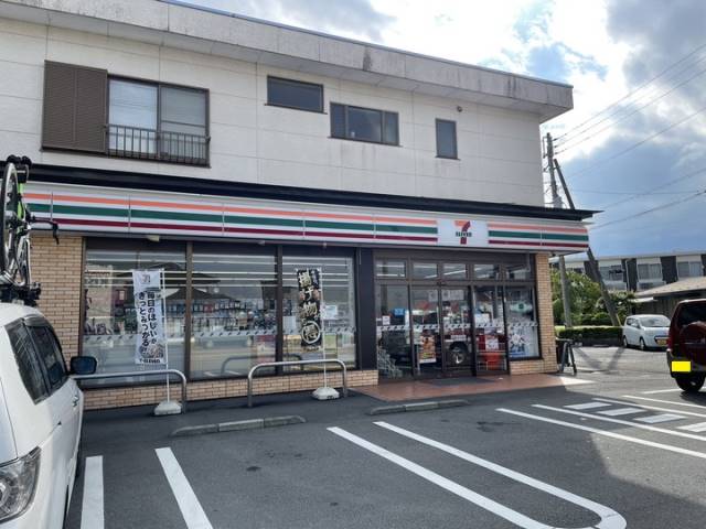 コンビニ　セブン－イレブン御殿場インター店（コンビニ）まで826m