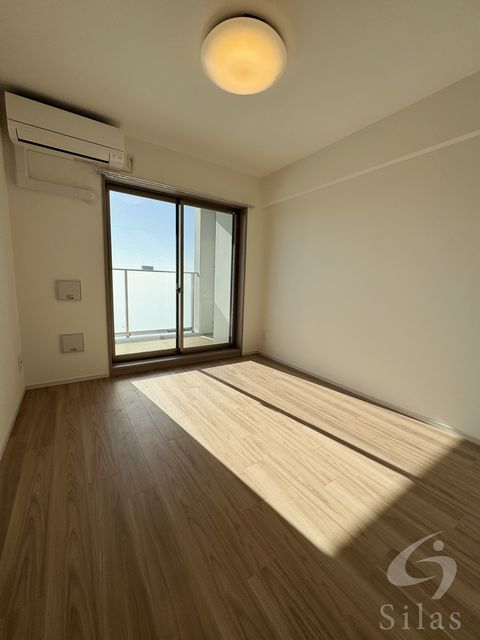 居室・リビング　反転タイプ