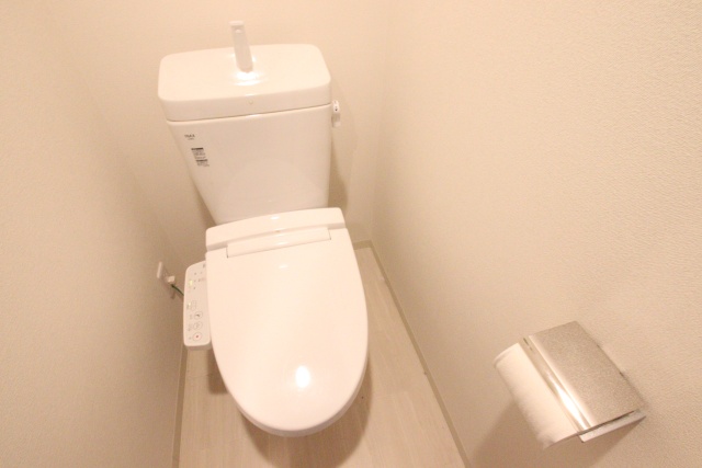 トイレ　※別室の参考写真の為、現況優先です。