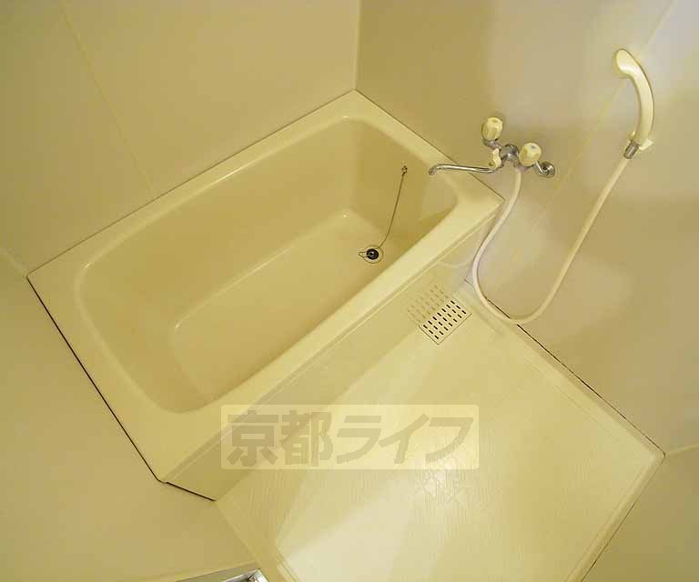 バス・シャワールーム　足を伸ばしてリラックスできます・