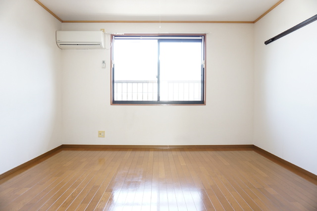 居室・リビング　洋室８帖です♪