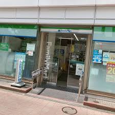 コンビニ　ファミリーマート神楽坂一丁目店（コンビニ）まで405m