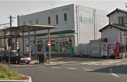 コンビニ　ファミリーマート（コンビニ）まで350m