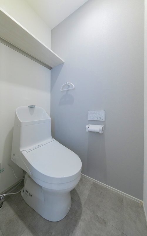 トイレ　温水洗浄便座です♪