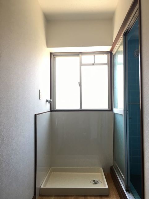 その他　洗濯機置場の水洗金具も交換済みです