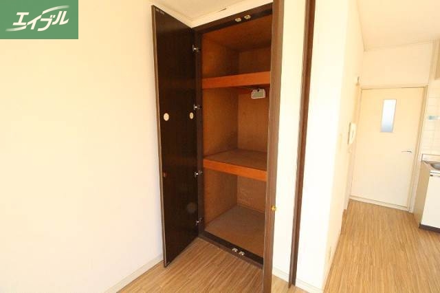 収納　写真は同タイプのお部屋です