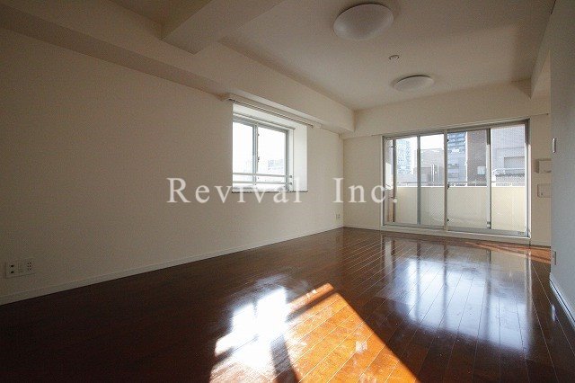 居室・リビング　広々した家具配置のしやすいリビング空間です