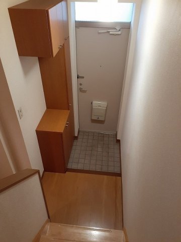 玄関　収納もある玄関です