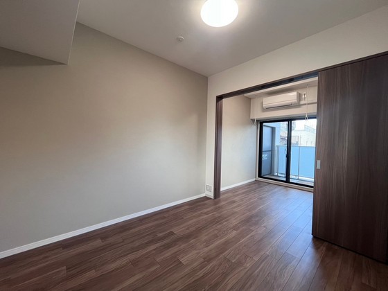 居室・リビング　※別部屋の写真です