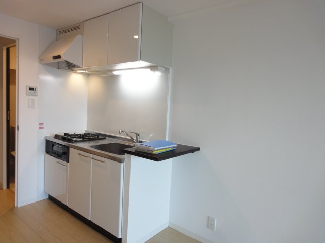 キッチン　同物件別号室