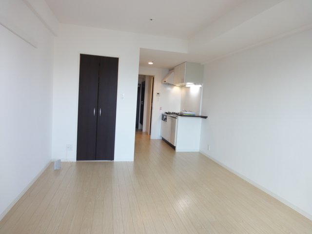 居室・リビング　同物件別号室