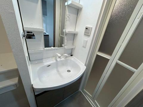 洗面設備　洗髪洗面化粧台