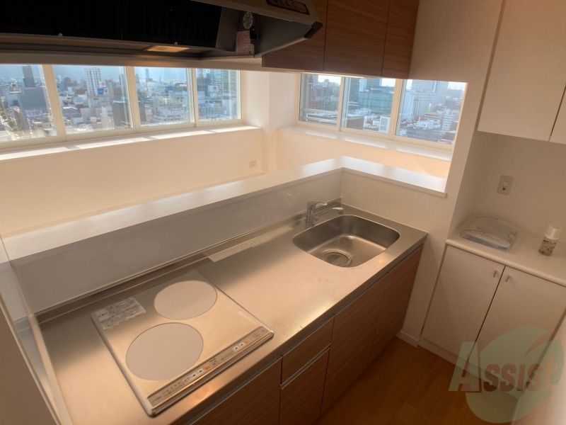 キッチン　こちらはキッチン。調理スペースもあり使いやすそうです。