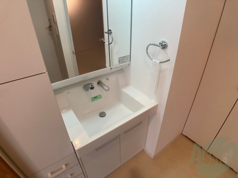 洗面設備　シャンプードレッサー。身支度はここでばっちり。