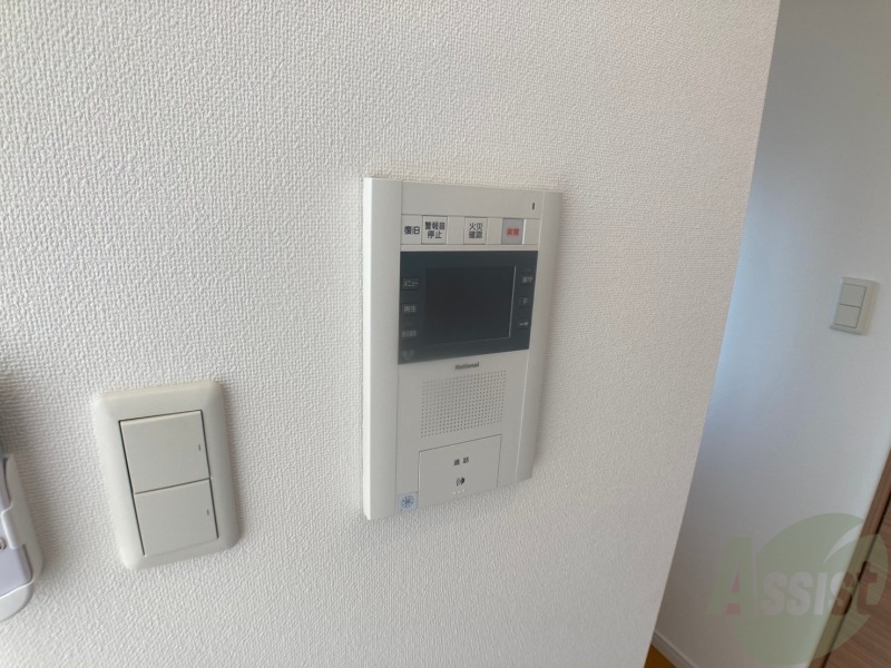 セキュリティ　モニターホンなので来客様の顔が見れます。安心ですね！