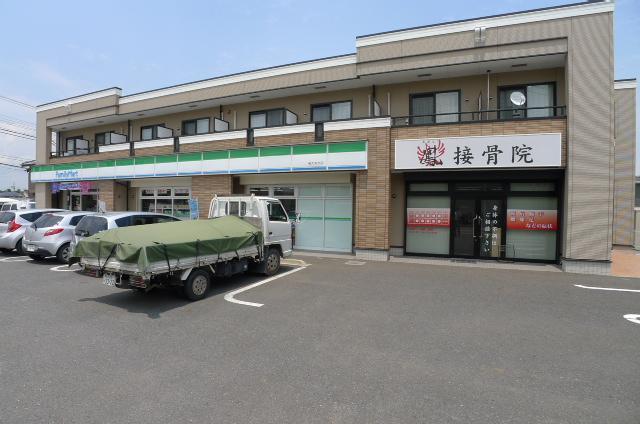 コンビニ　ファミリーマート（コンビニ）まで464m