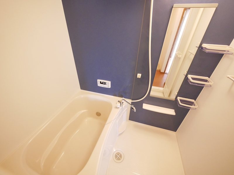 バス・シャワールーム　シャワー・追い焚き給湯