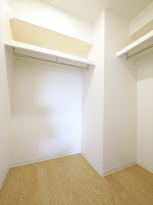 収納　ウォークインクローゼット
