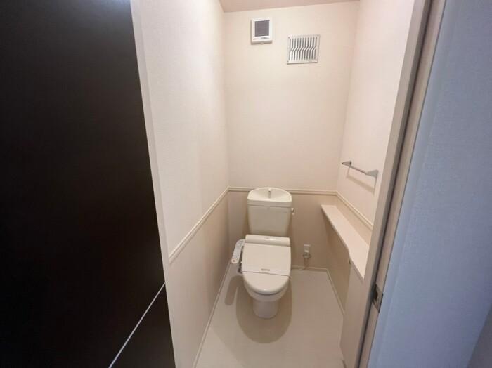 トイレ　トイレ