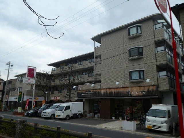 建物外観　４階建マンションです。