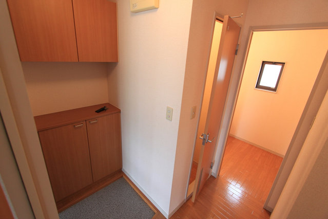 玄関　落ち着いた玄関です