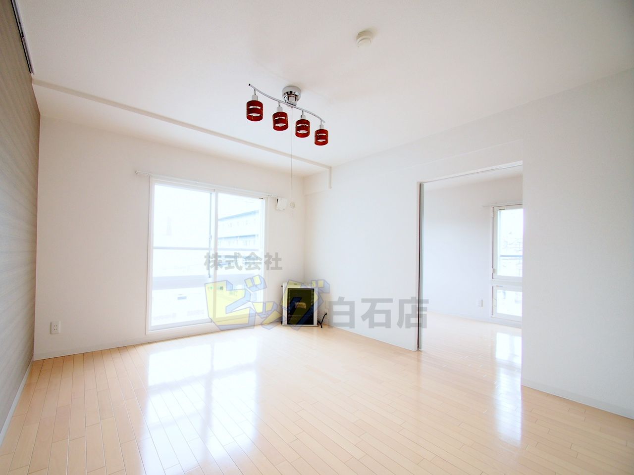 居室・リビング　日当たり良好で明るいリビングです♪