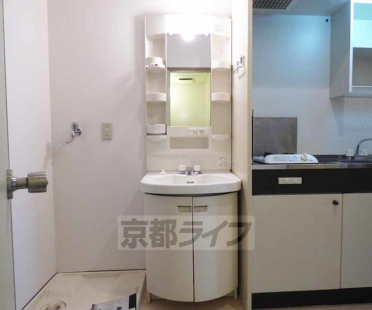 洗面設備　独立洗面台です。