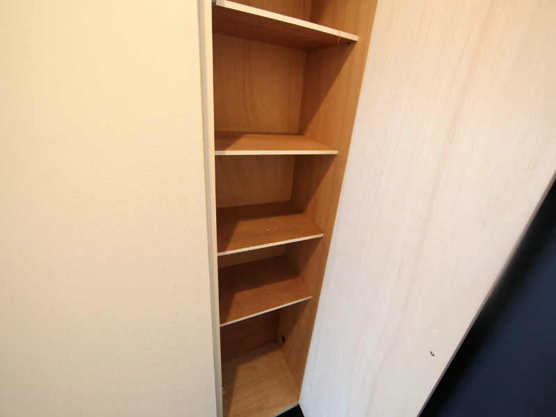 玄関　玄関　シューズボックス付（収納充実してます）