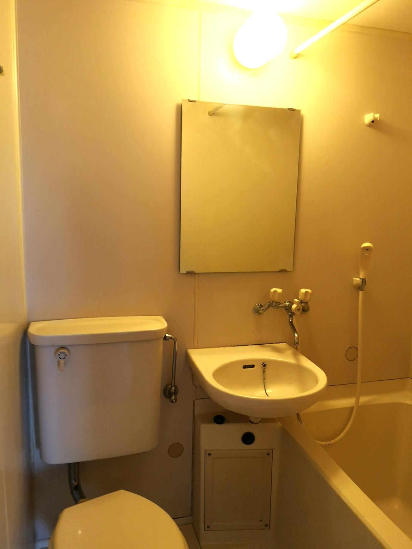 バス・シャワールーム　清潔なバス・シャワールーム