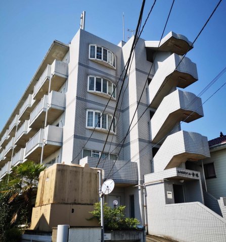 建物外観　丈夫な鉄筋鉄骨マンション！