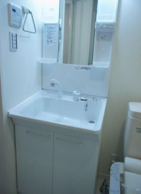 洗面設備　※別部屋の参考写真です。