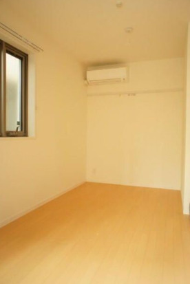 居室・リビング　※別部屋の参考写真です。