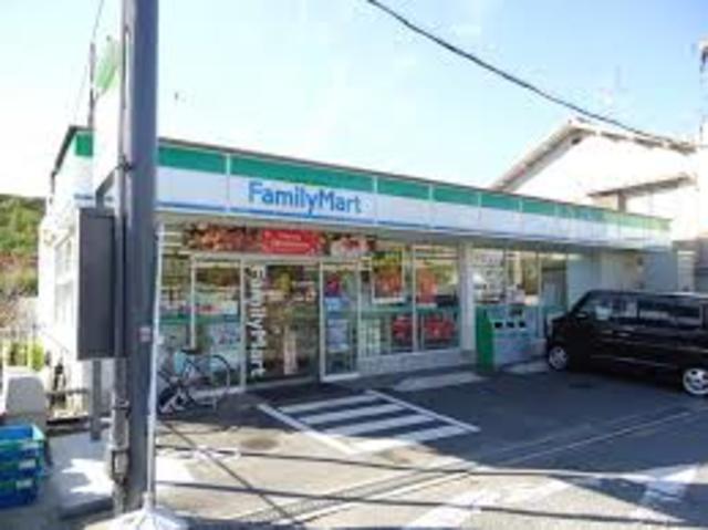 コンビニ　ファミリーマートかわちいわふね店（コンビニ）まで691m