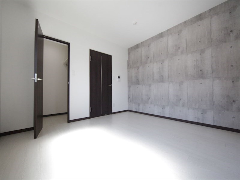 居室・リビング　洋室8.2帖　ウォークインクローゼット付（収納充実してます）