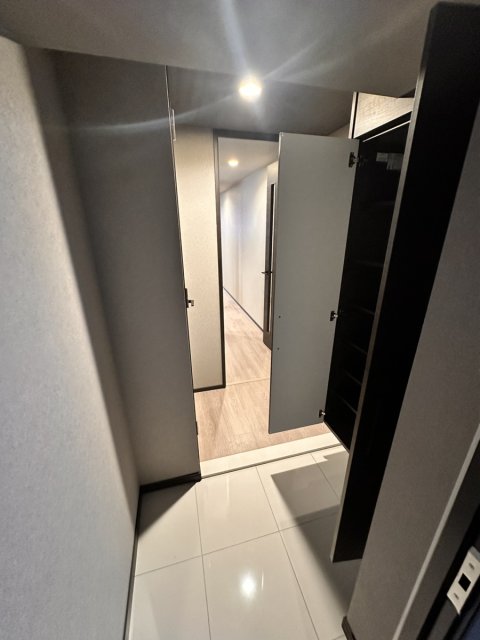 玄関　※３階の参考写真、現況優先※