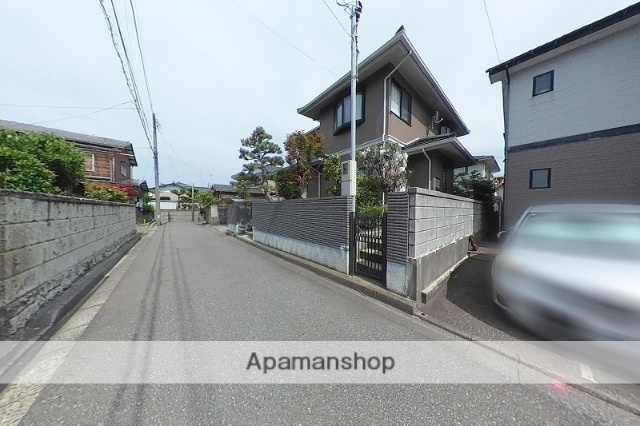 その他　前面道路（その他）まで0m