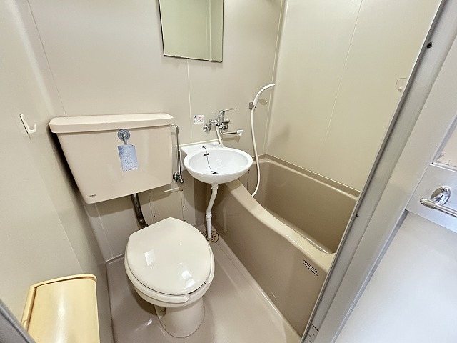 バス・シャワールーム　同マンション別部屋