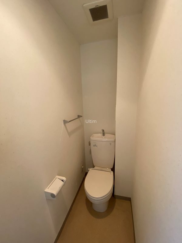トイレ　※別の部屋の写真です。