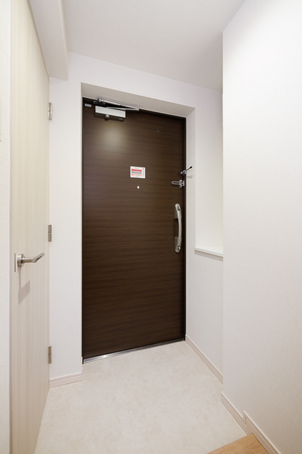 玄関　※写真は同タイプ住戸です。