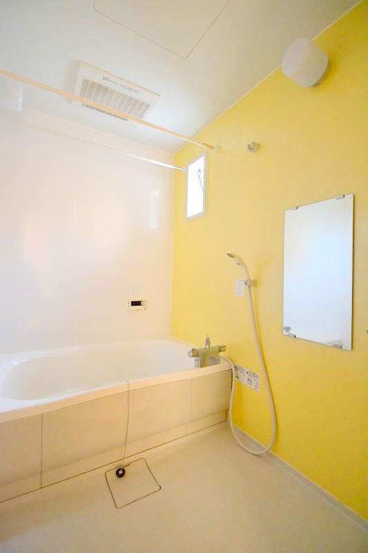 バス・シャワールーム　お問合せはシティホーム海田センター　082-821-2227