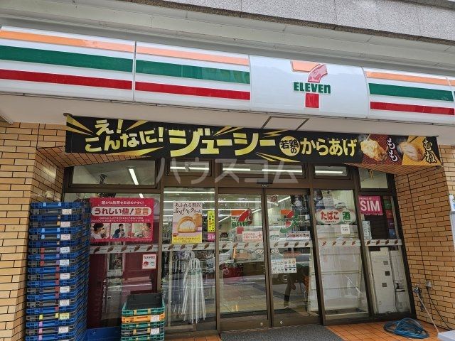コンビニ　セブンイレブン新宿区役所通り店（コンビニ）まで358m