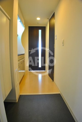 玄関　ラシュレエグゼ本町　玄関廊下