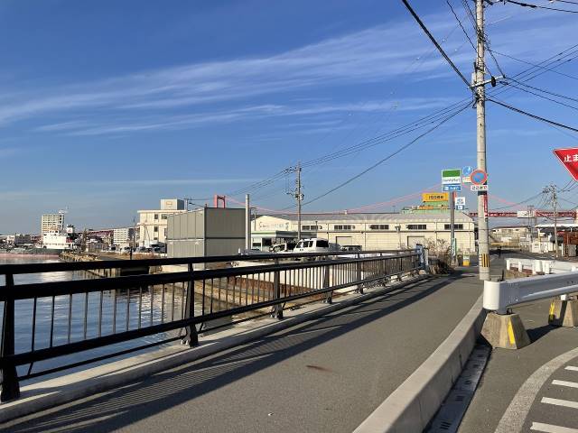 コンビニ　ファミリーマート戸畑駅北店（コンビニ）まで915m